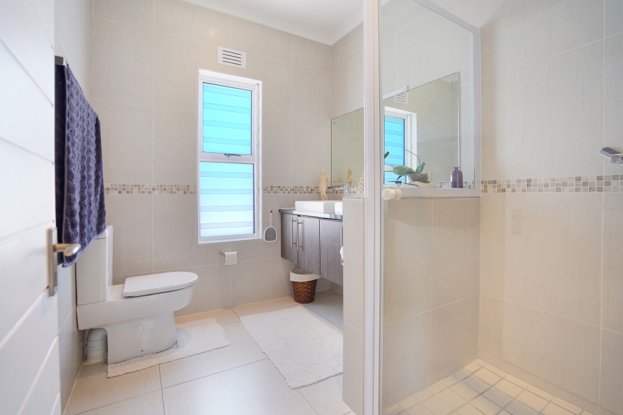 To Let 3 Bedroom Property for Rent in Sunningdale Western Cape